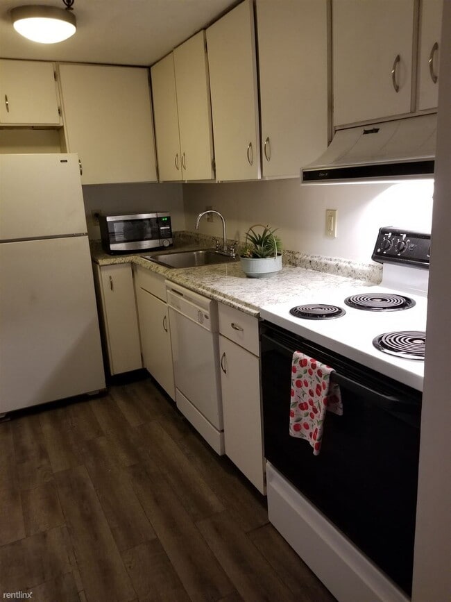 1 br, 1 bath Condo Falls Mill 150 Yantic St Norwich CT 06360