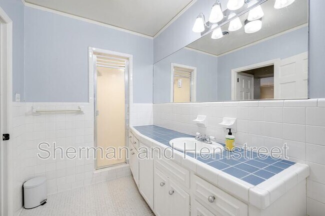 Building Photo - 289 Ashbrook Dr