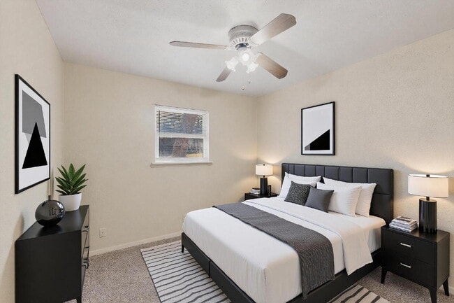 Building Photo - Charming 3-Bed Near TCU