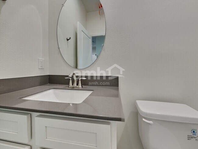 Building Photo - 940 Grafton Ridge Dr