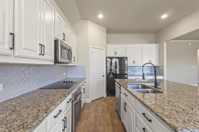 Building Photo - 104 Colonial Dr