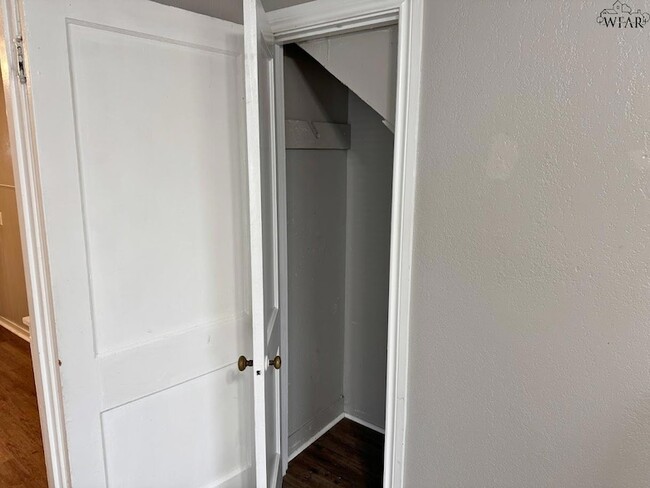 Building Photo - 2015 Polk St