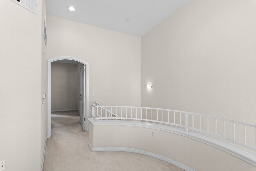Building Photo - 301 W G St