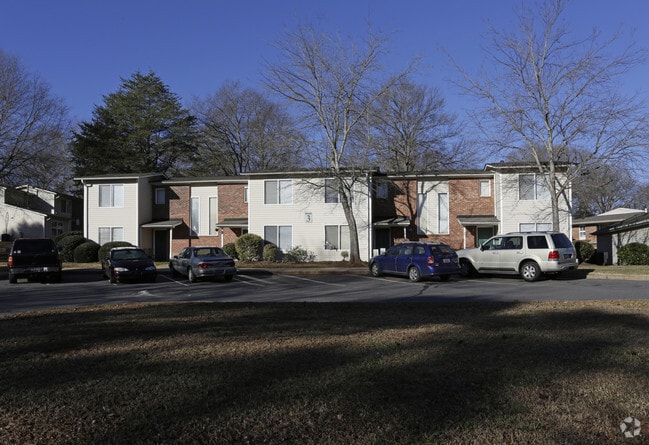Primary Photo - Chestnut Hills