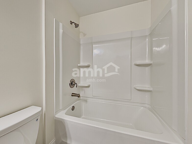 Building Photo - 121 Sweet Gum Dr