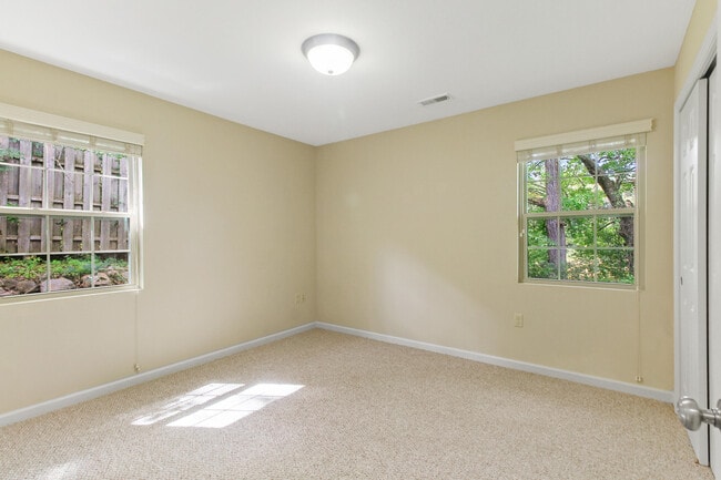 Building Photo - N7439 Mariner Hills Cir