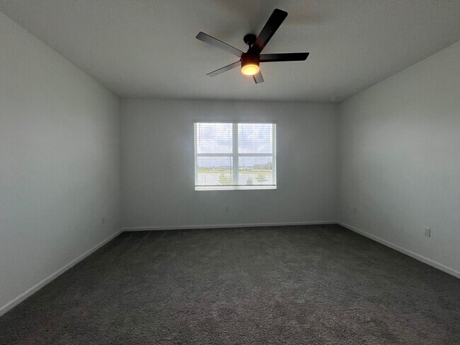 Building Photo - 4910 Longwood Lake Sq