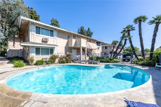 Building Photo - 410 N Clark St