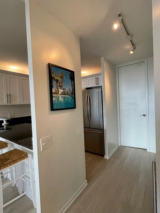 Building Photo - 1030 N State St