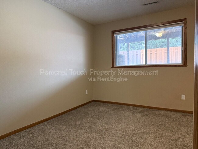 Building Photo - 2733-33 1/2 Avenue S