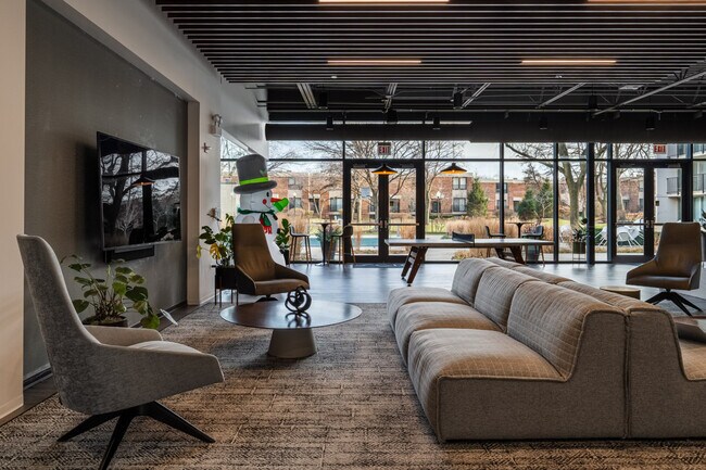 Building Photo - 901 S Ashland Ave