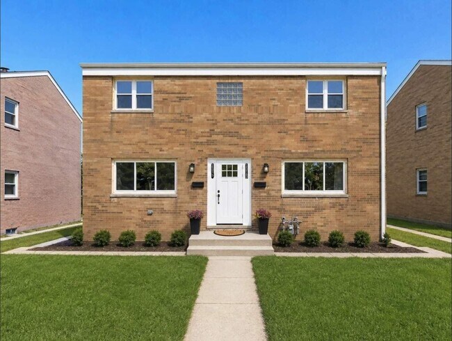 Building Photo - 2313 Western Ave