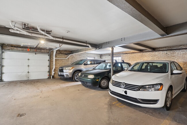 Building Photo - 2147 Ridge Ave