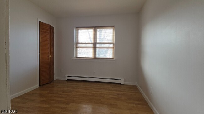 Building Photo - 725 Joralemon St