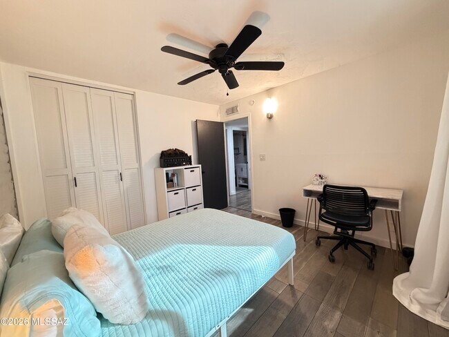 Building Photo - 8271 E Kenyon Dr