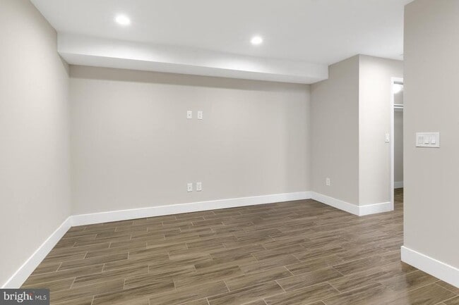 Building Photo - 1250 N 25th St