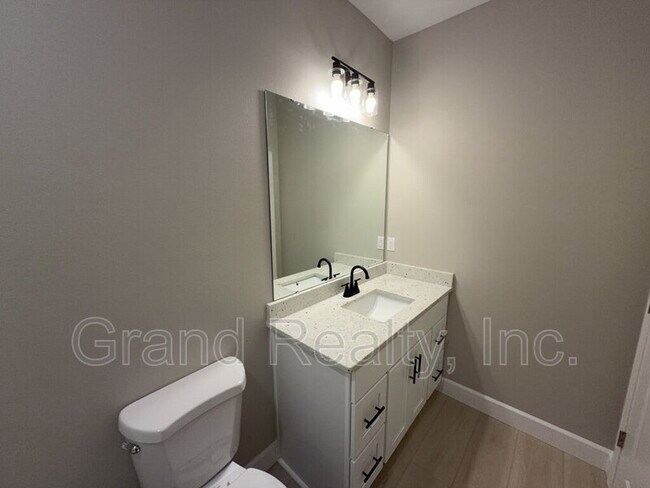 Building Photo - 6147 Beverly Ann Cir