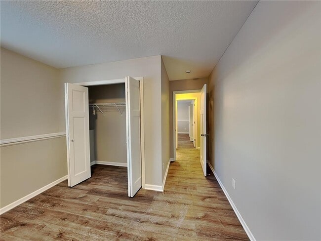 Building Photo - 1525 Independence Ave N