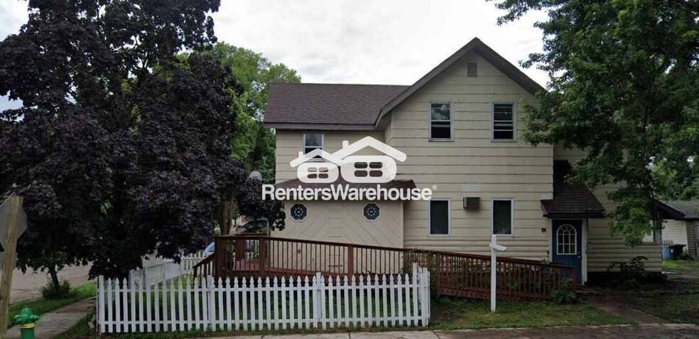 Building Photo - 604 N High St