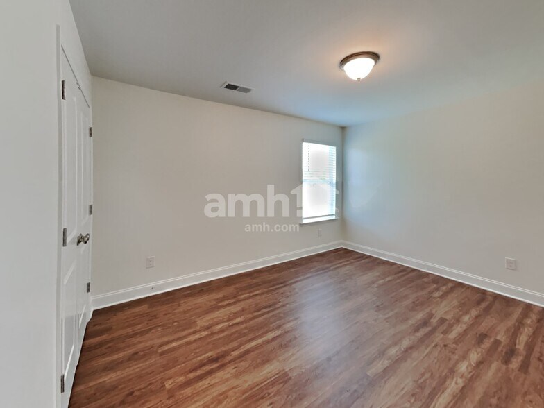 Building Photo - 118 Keyser Dr