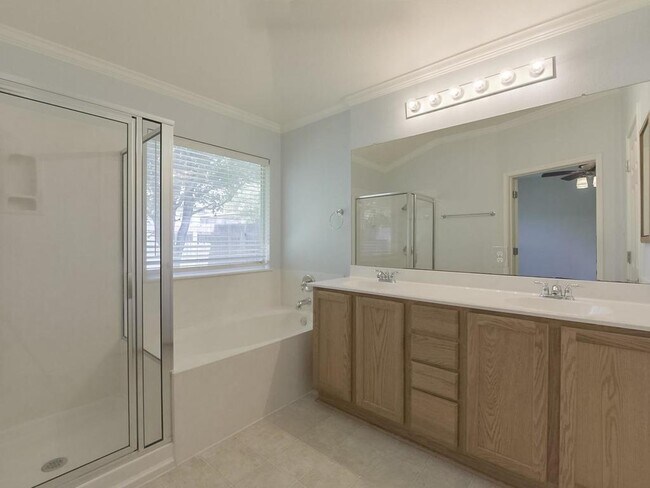 Building Photo - 14616 Springs Edge Dr