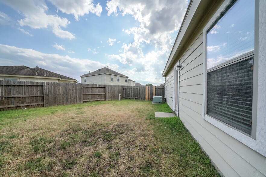 Building Photo - 20727 Cypress Crescent Ln