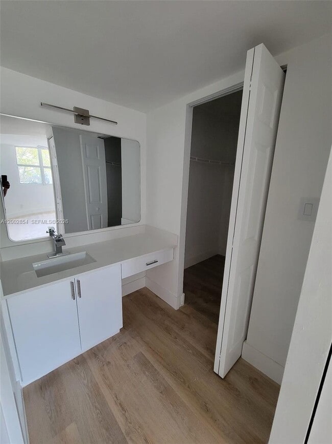 Building Photo - 16546 NE 26th Ave