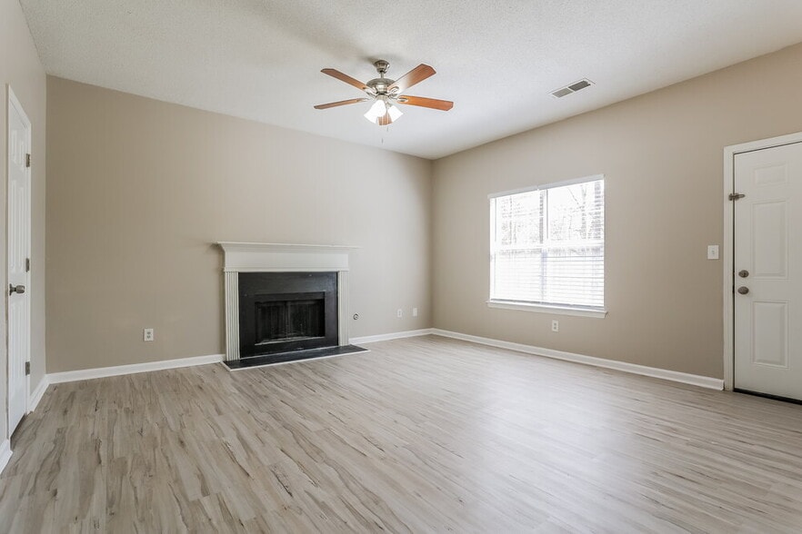 Building Photo - 3179 Lower Creek Dr