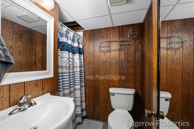 Building Photo - 1640 Wendler Ave SW