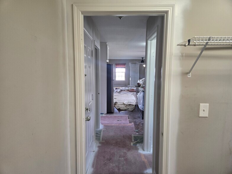 Building Photo - 5853 Honors Ct