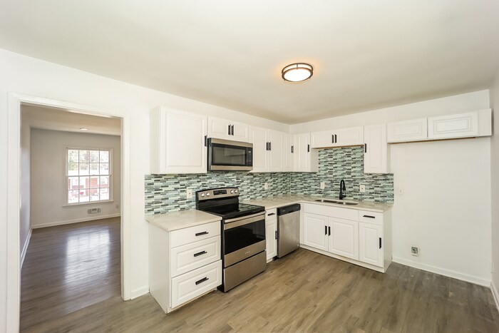 Building Photo - 6537 Bussell Way