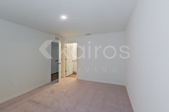 Building Photo - 4020 Garden Blvd