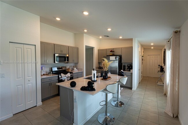 Building Photo - 6172 NW Sweetwood Dr
