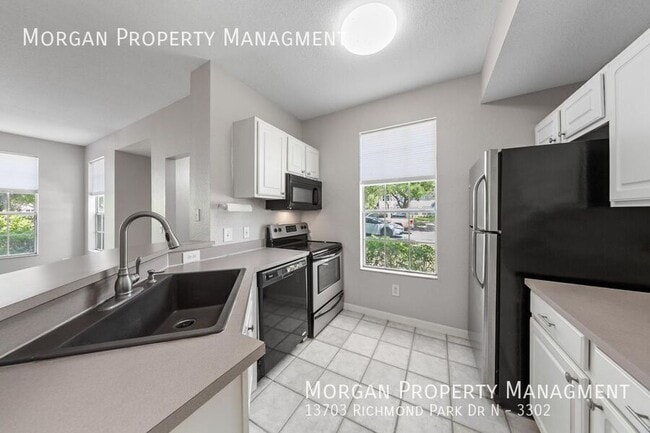 Building Photo - 13703 Richmond Park Dr N