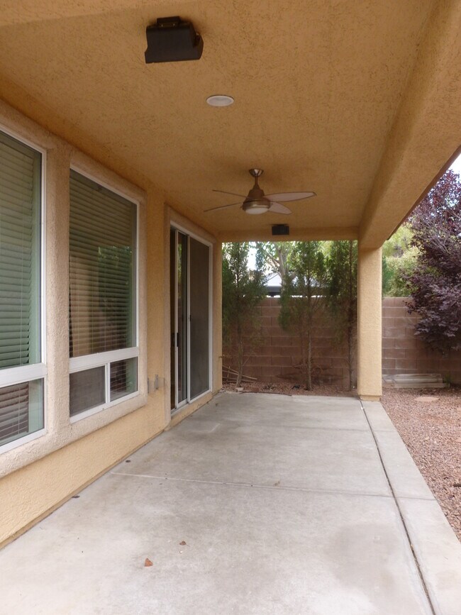 Building Photo - 11768 Del Sur Ave