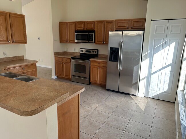 Building Photo - 375 Lexington Ave SW