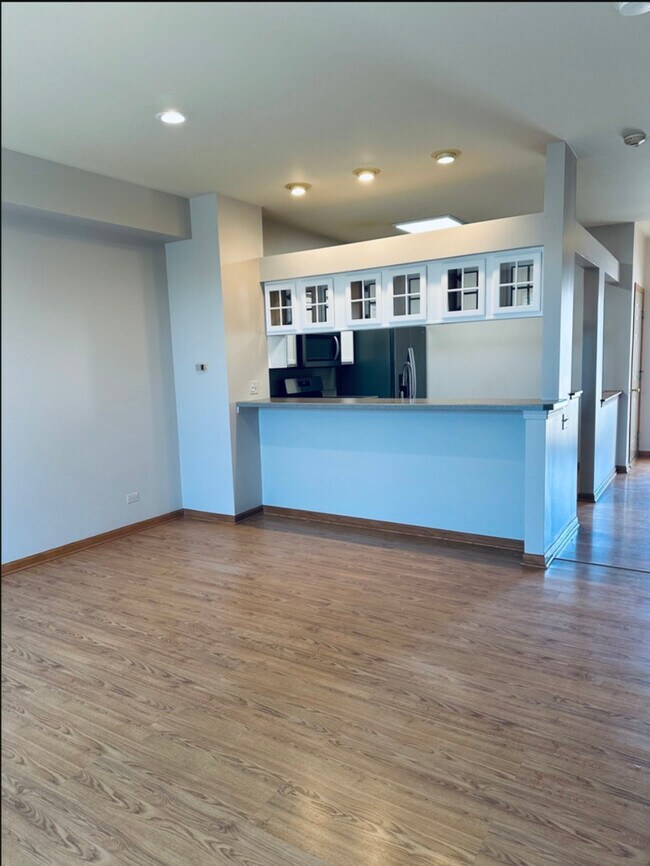 Building Photo - 709 Blossom Ct