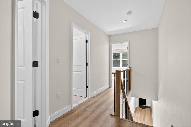 Building Photo - 5925 Woodcrest Ave