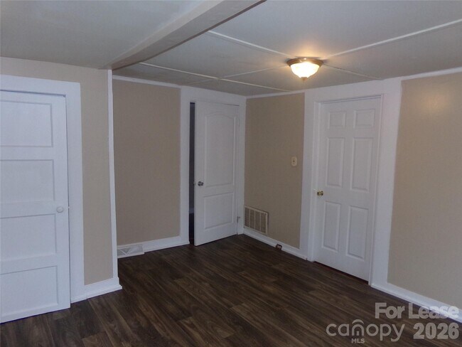 Building Photo - 729 Spruce St