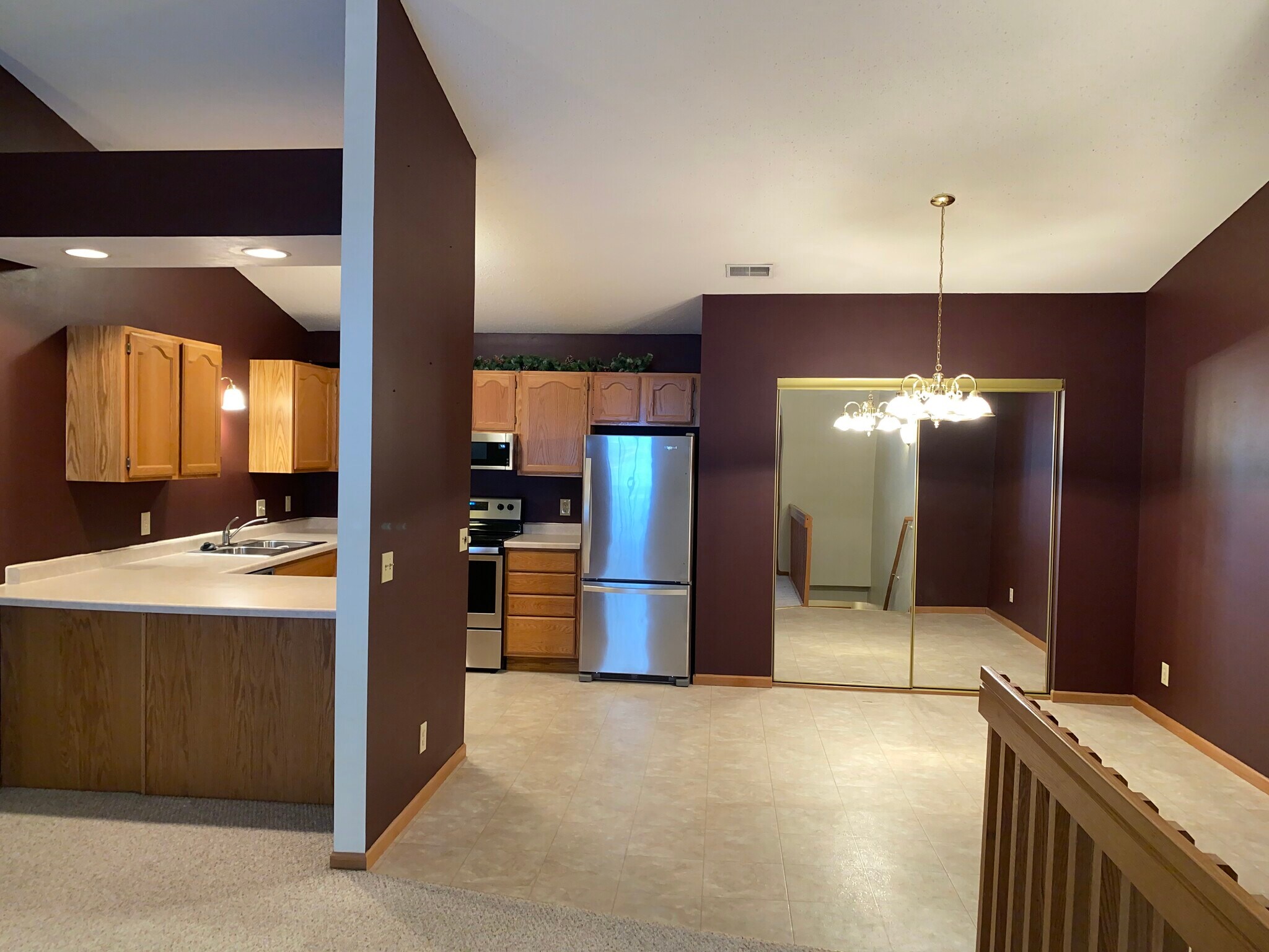 Building Photo - 1917 Deerhaven Ln NE