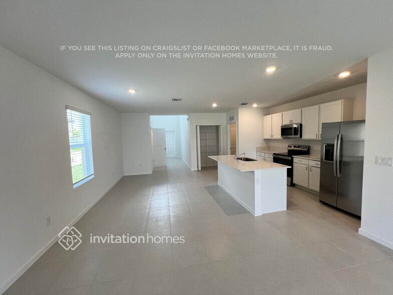 Building Photo - 755 Carlyle Way