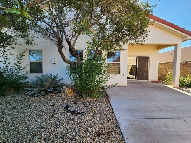 Building Photo - 4215 Franzia Rd