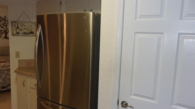 Building Photo - 10821 SW 83rd Ct