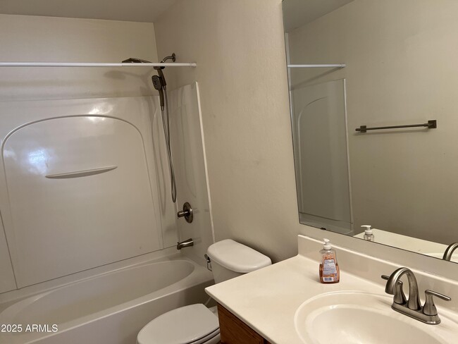 Building Photo - 4220 E Orchid Ln
