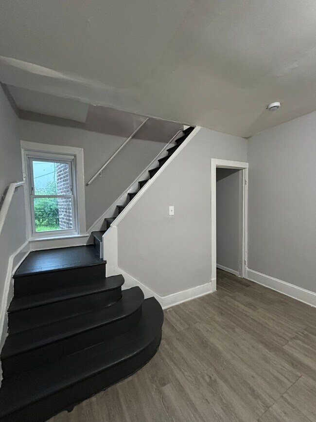 Building Photo - 412 Stuyvesant Ave
