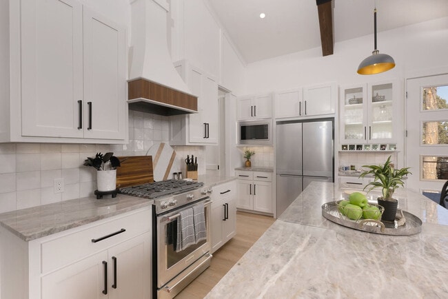 Building Photo - 3373 Mountain View Blvd