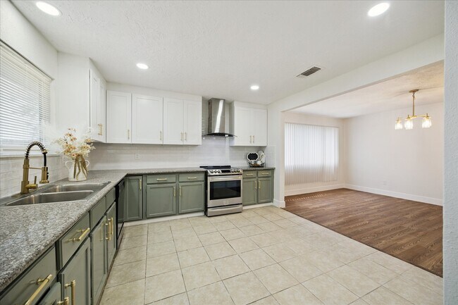 Building Photo - 8302 Bee Meadow Ln