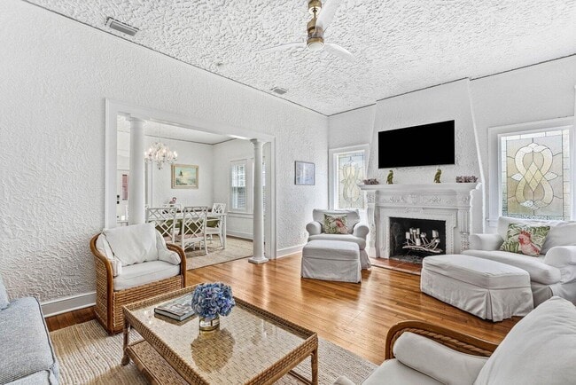 Building Photo - 217 Coconut Ave