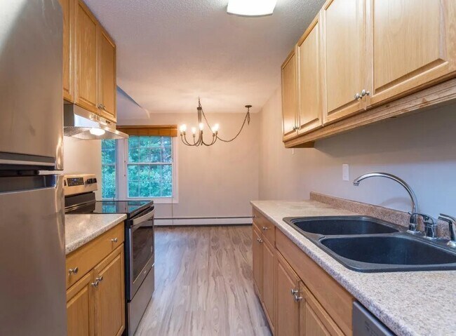 Building Photo - 4536 Cedar Lk Rd S