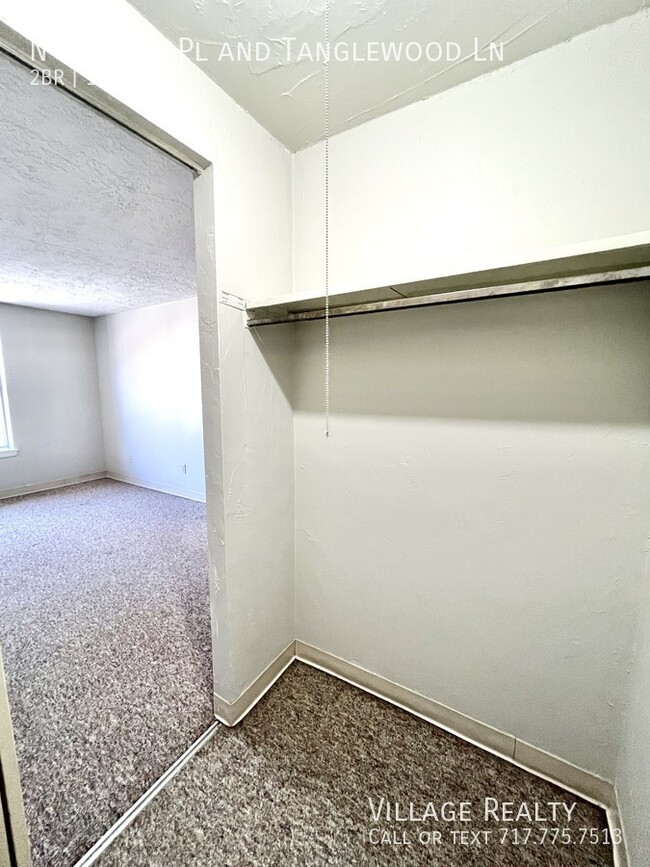 Building Photo - 307 N School Pl
